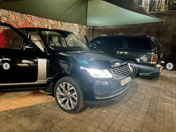 Range Rover parked at Jose Chameleone's home