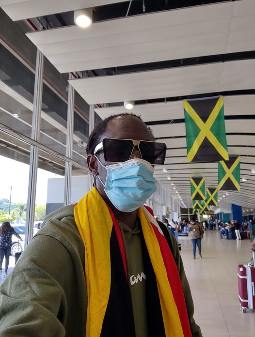 Vampino at Jamaican airport