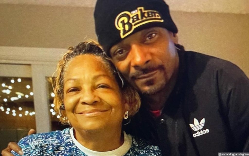 Snoop Dogg and mother, Beverly Broadus Green Tate