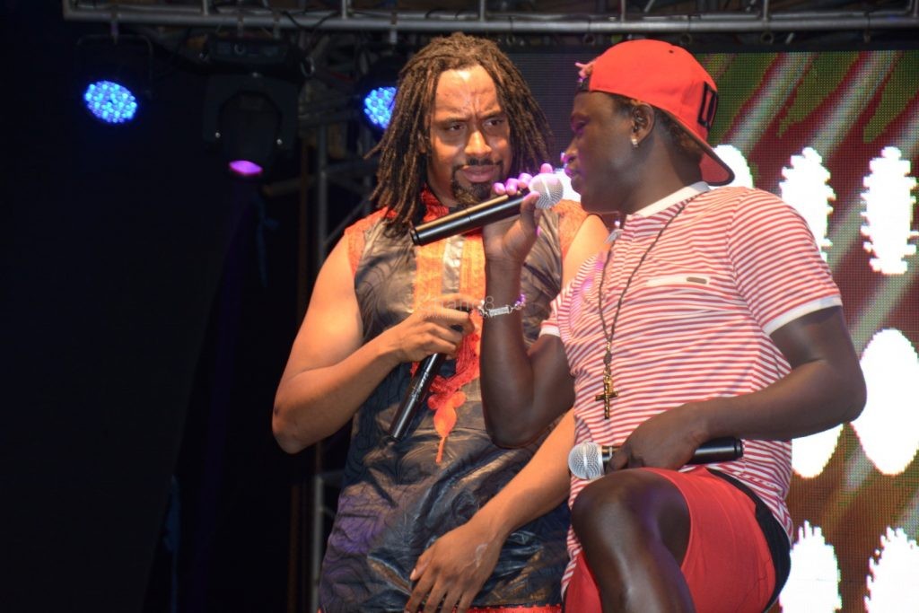 Navio and Gravity Omutujju