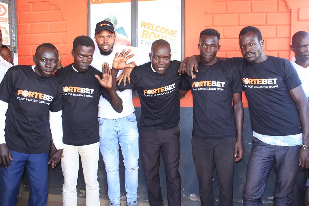 Nakatunya branch T-shirts winners pose for a photo